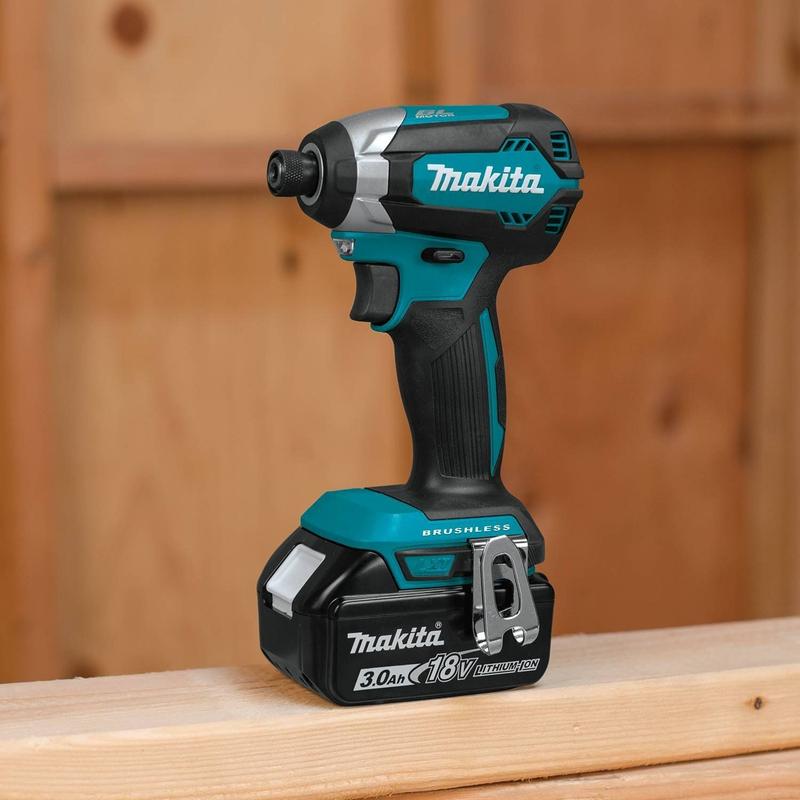 Kit combinado Makita XT281S 18V LXT com bateria de 3,0 Ah